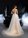 Gorgeous Lace-up Backless Applique Detail Tulle Wedding Dress