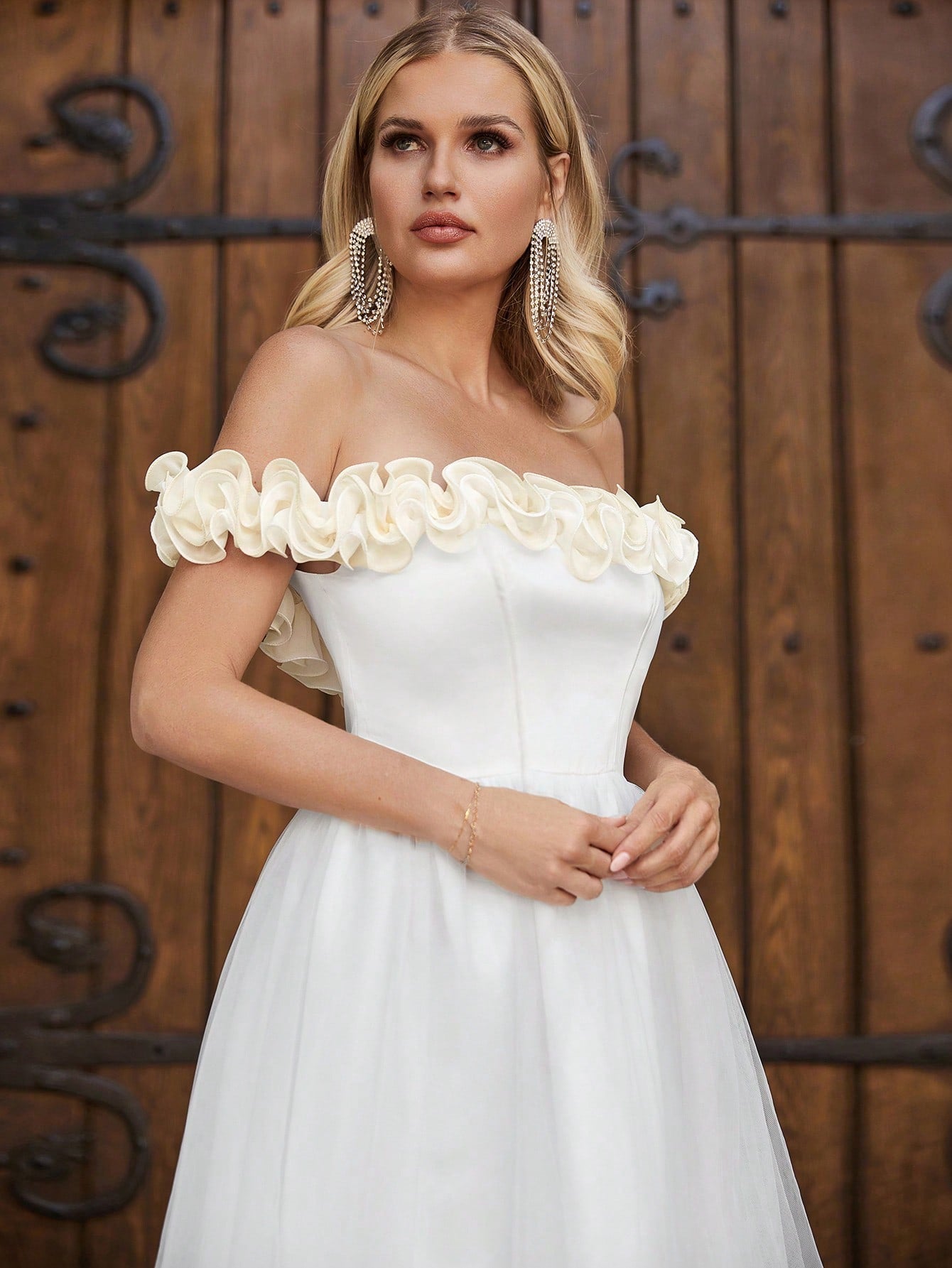 Off Shoulder Satin Bodice Contrast Organza Hem Wedding Dresses – Faeriesty