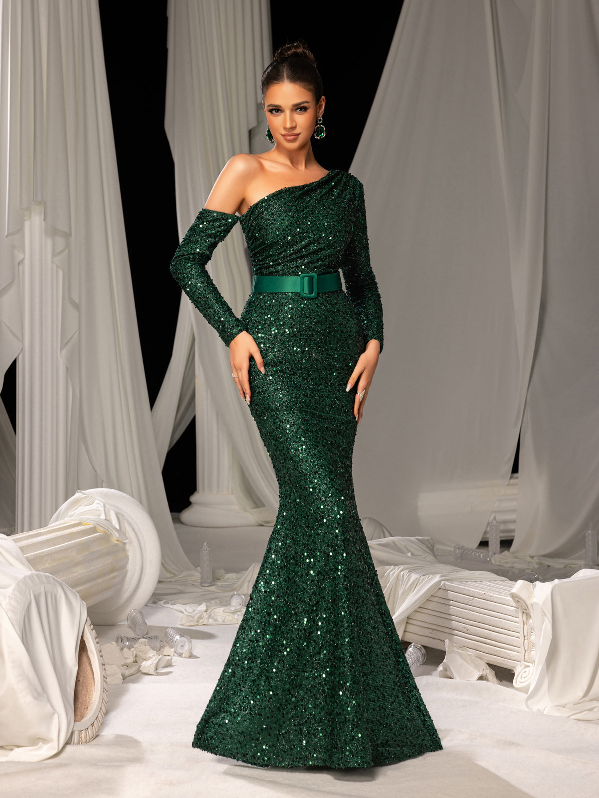 Elegant Glittering Sequin Evening Gown with Asymmetrical Sleeves – One-Shoulder Luxury Evening Wear for Red Carpet, Formal Galas & High-End Events