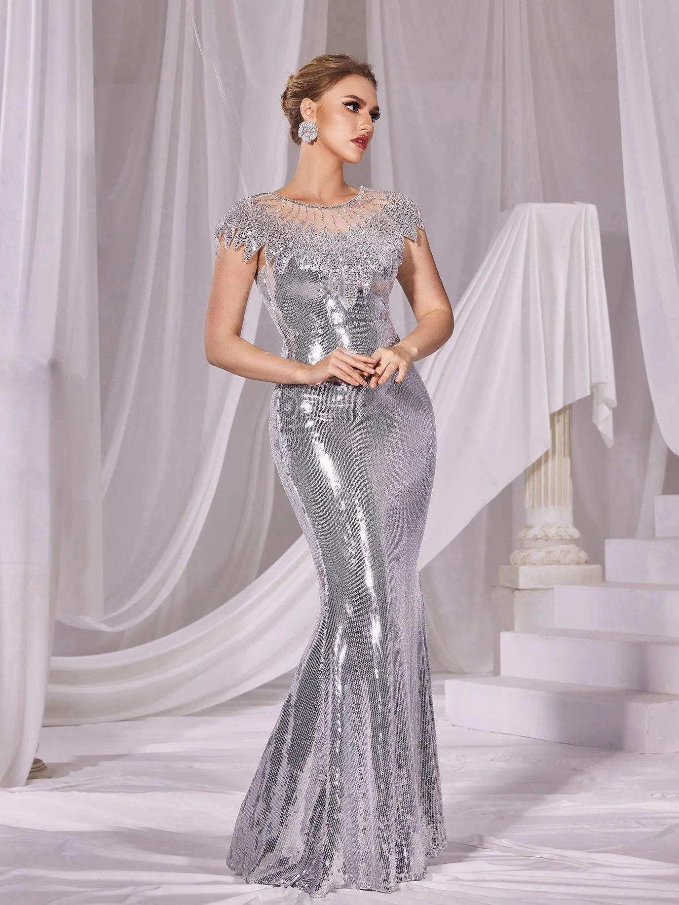 Round Neck Mermaid Hem Sequin Evening Dress