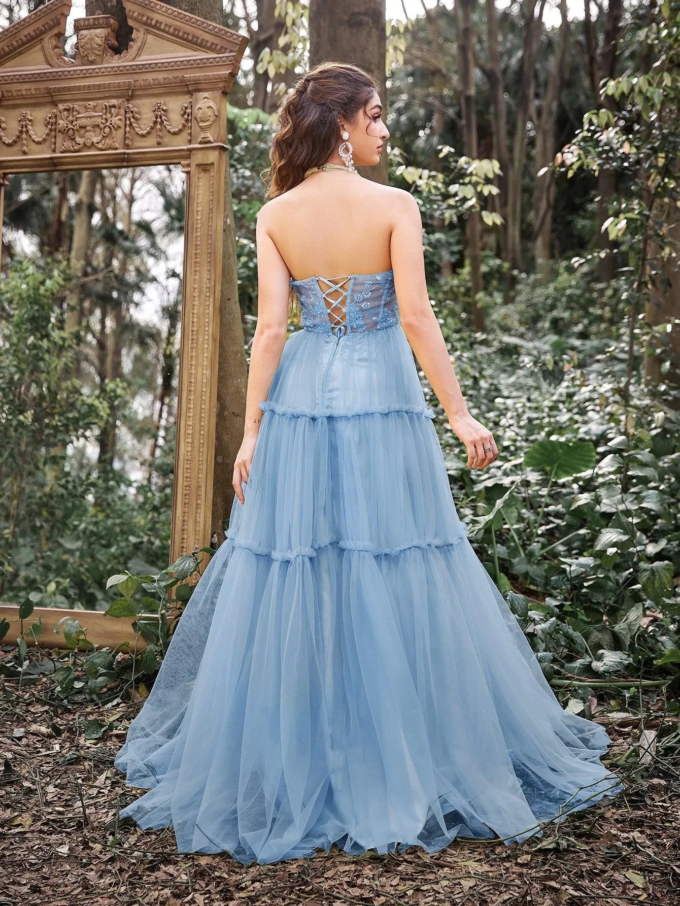 Gorgeous Applique Detail Halter Neck Tiered Tulle Prom Dress