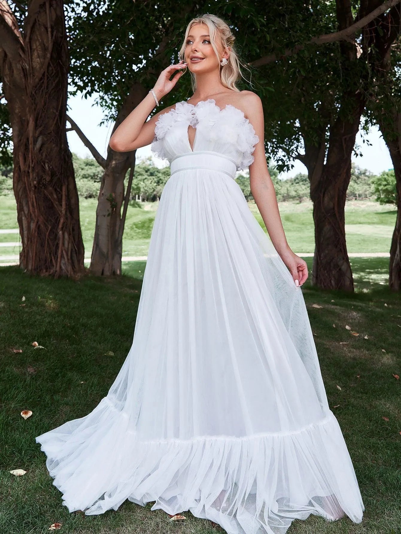 Floral Trim Layered Hem Mesh Tube Wedding Dress