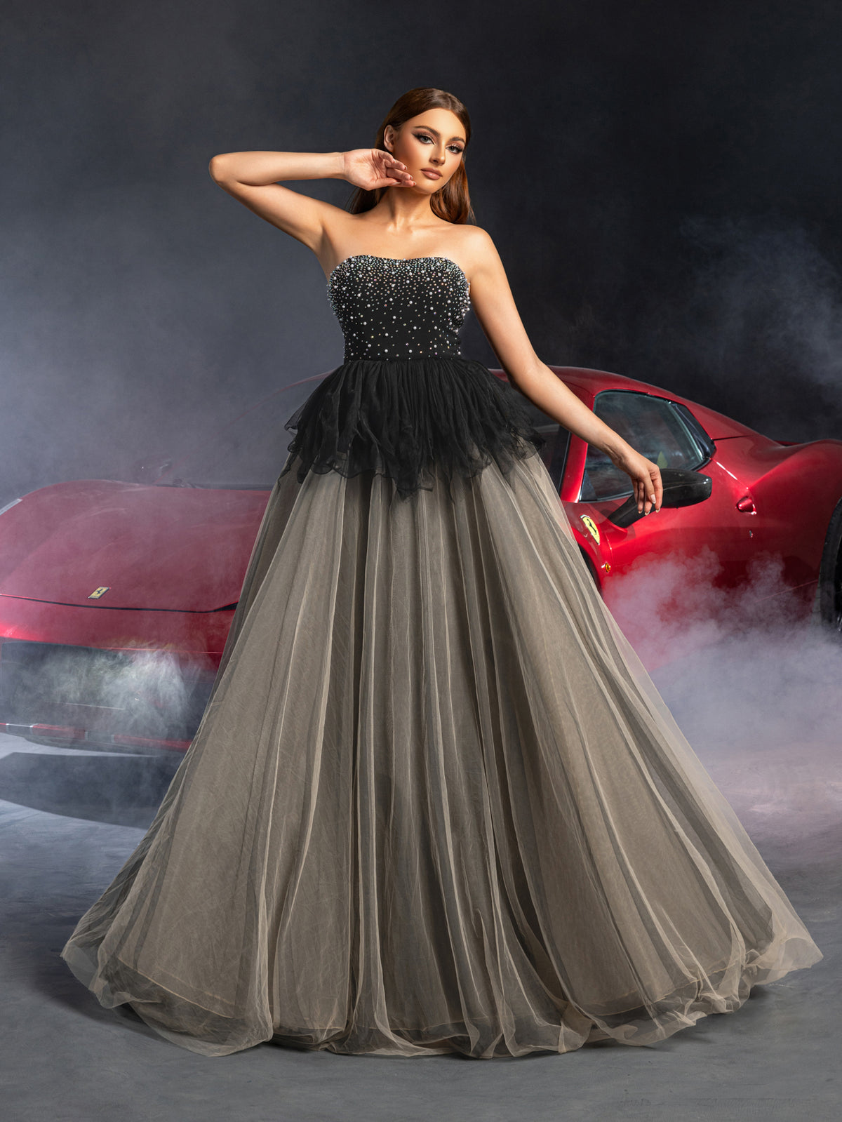 Gorgeous Strapless Rhinestone Embellished Bodice Contrast Tulle Hem Wedding Dress