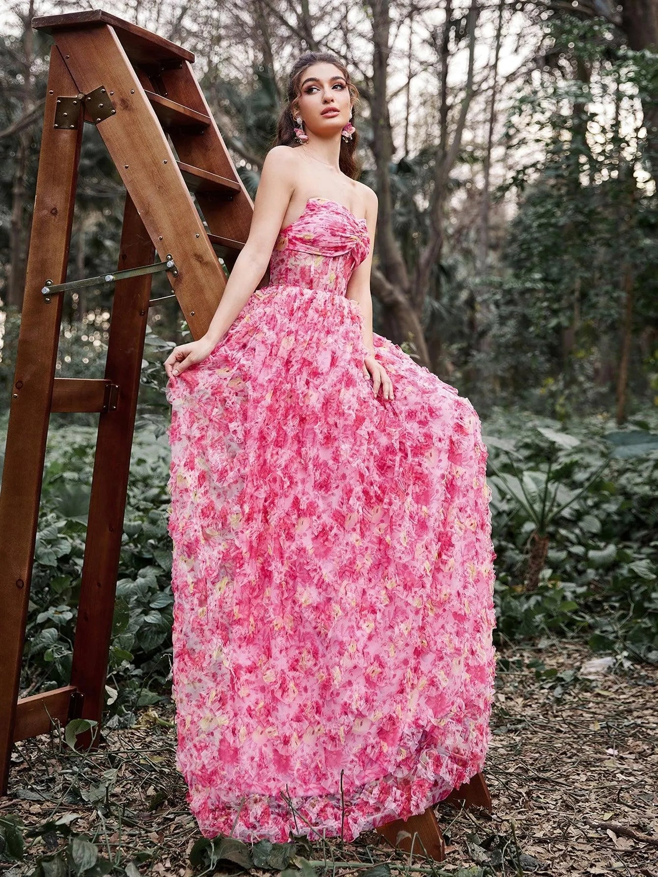 Elegant Floral Tulle Cascading Ruffle Hem Strapless Prom Dress