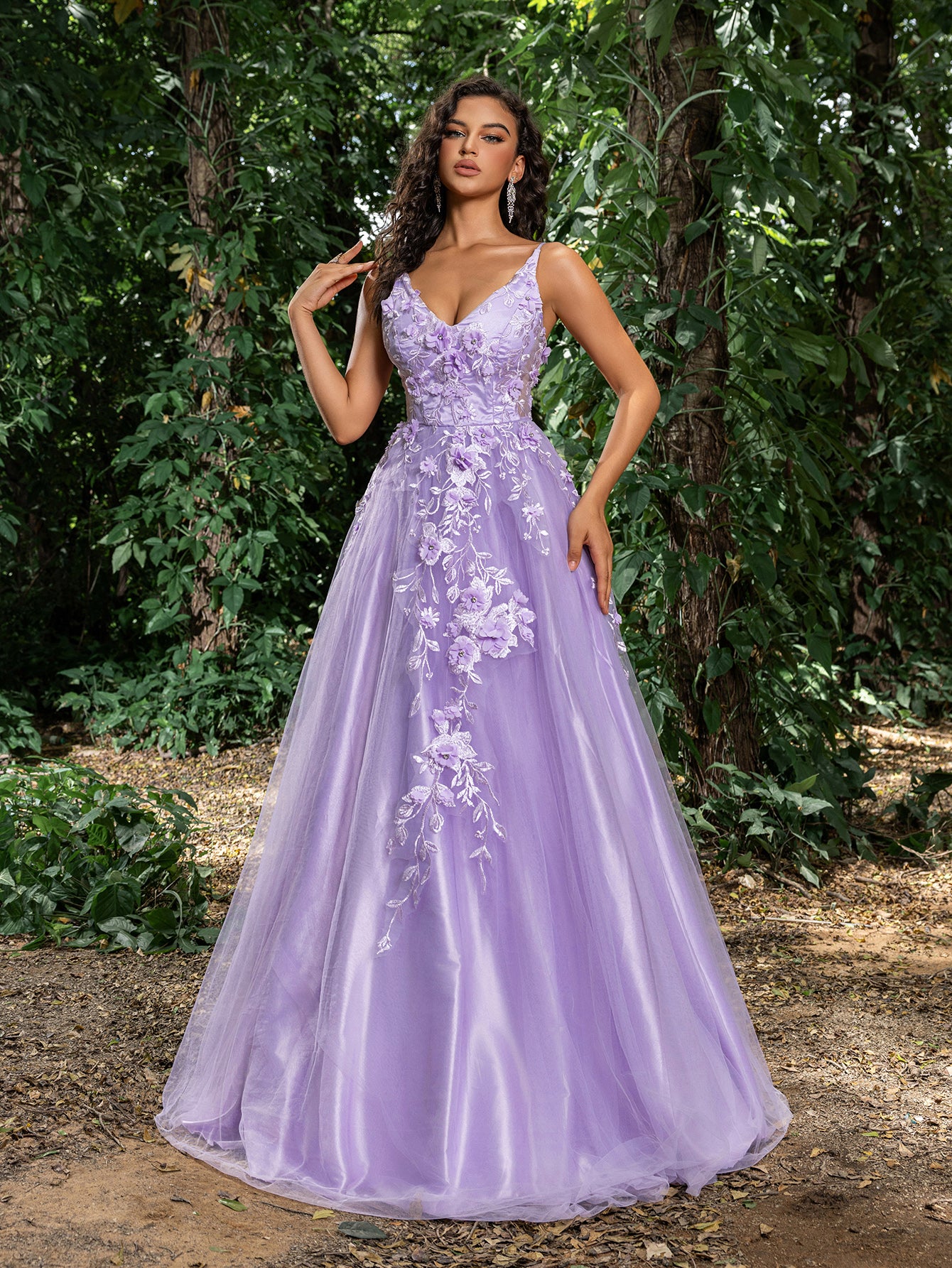 Gorgeous Floral Applique Detail Lace-Up Back Tulle Prom Dress