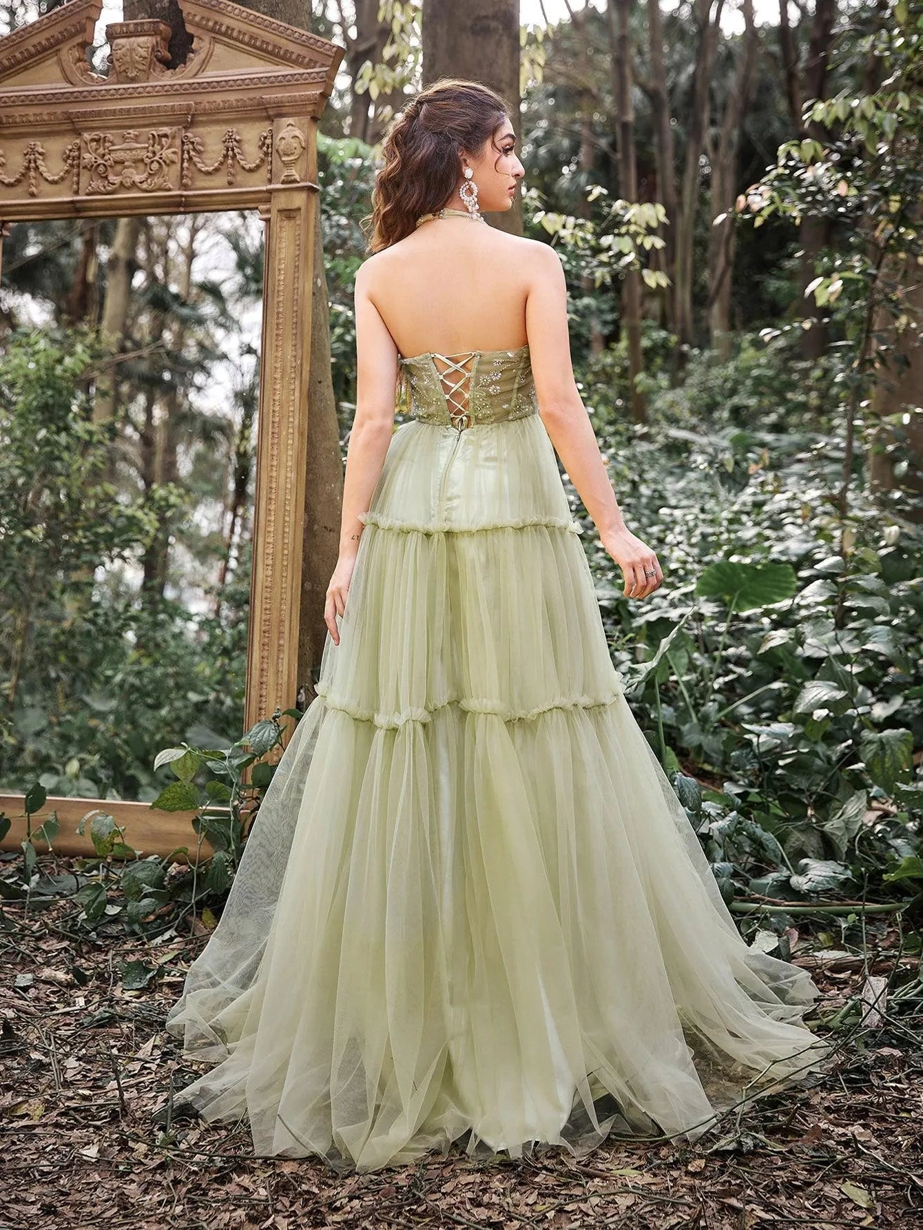 Gorgeous Applique Detail Halter Neck Tiered Tulle Prom Dress