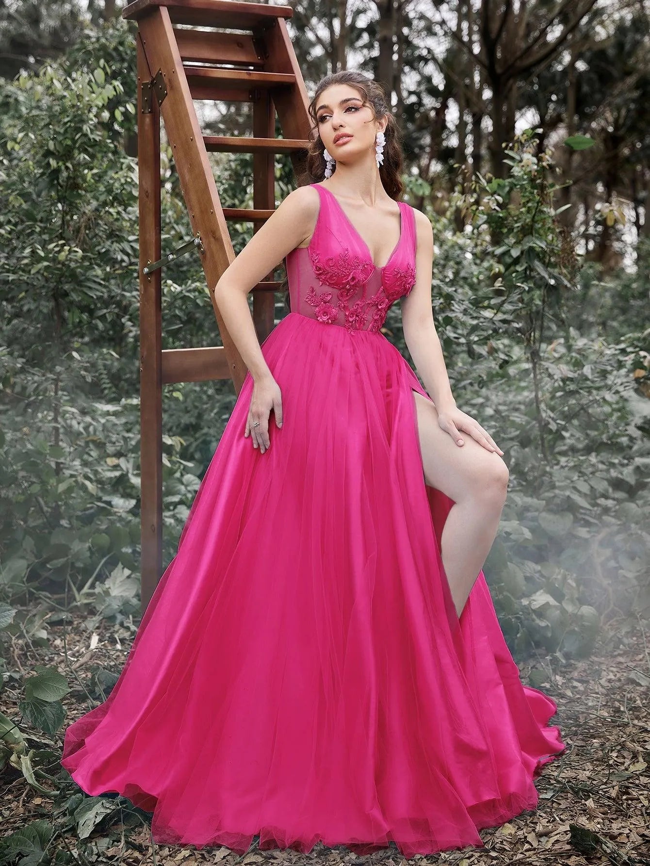 Elegant Applique Detail Bodice Lace-Up Back Tulle Evening Dress