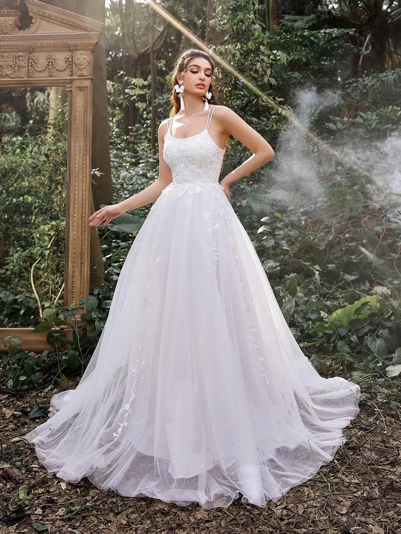 Gorgeous Applique Detail Backless Lace Up Slip Wedding Dress