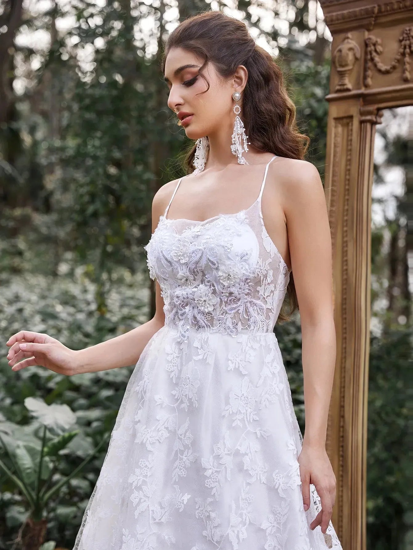 Gorgeous Applique Detail Lace Up Backless Slip Wedding Dress