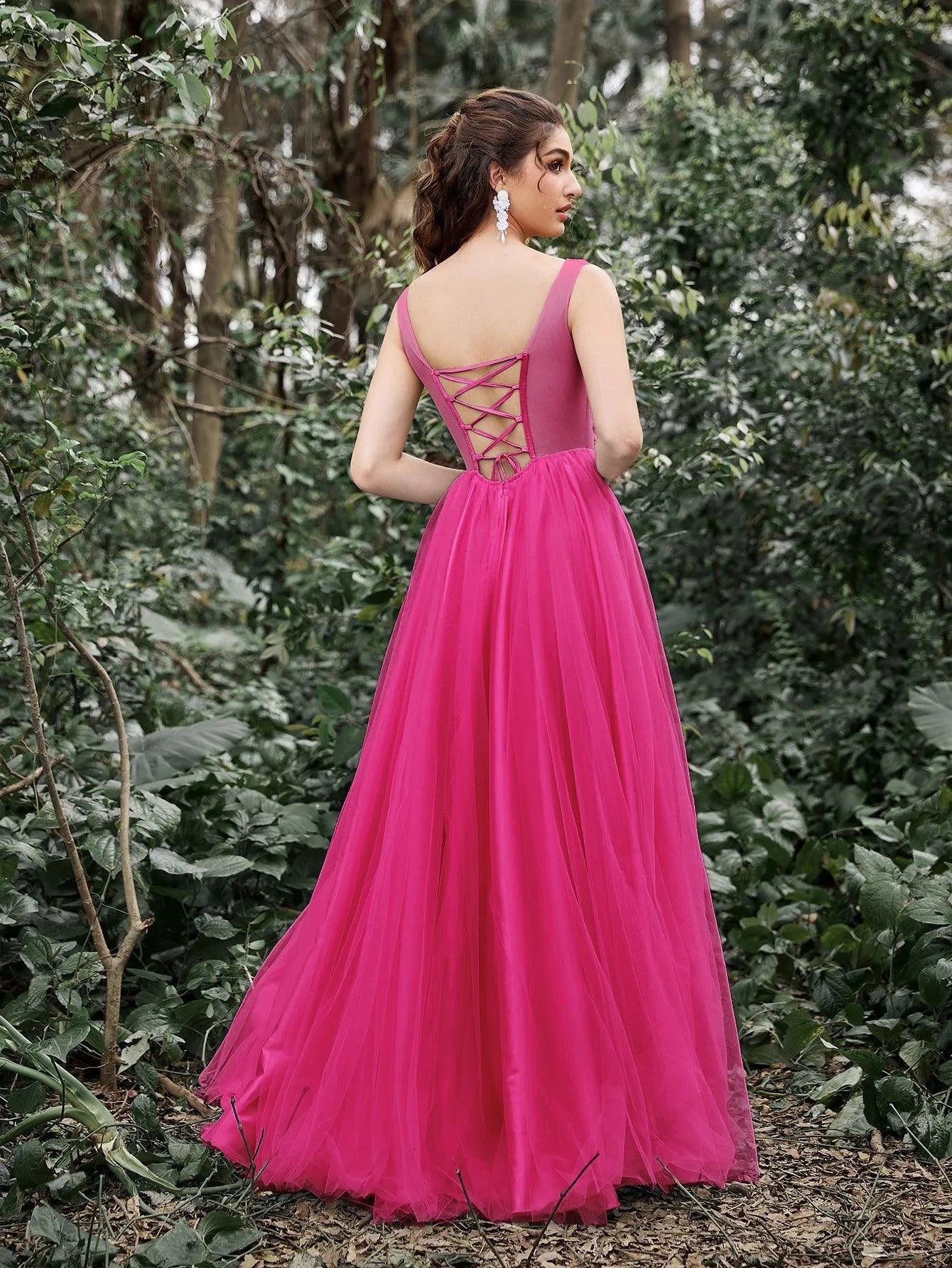 Elegant Applique Detail Bodice Lace-Up Back Tulle Evening Dress